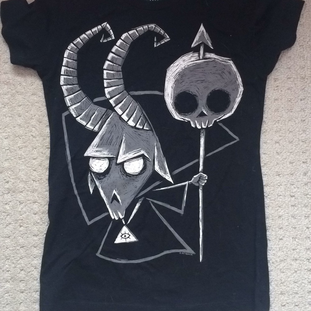 💖Devil top - Picture 2 of 3